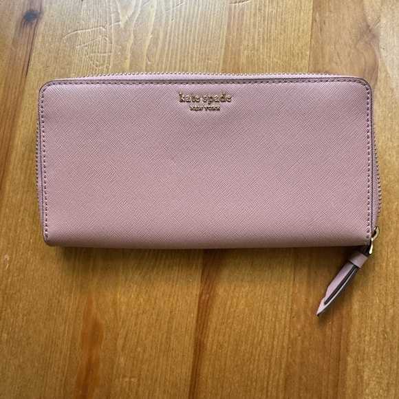 Kate Spade Pink Leather Wallet Sleek Design - Picture 1 of 5